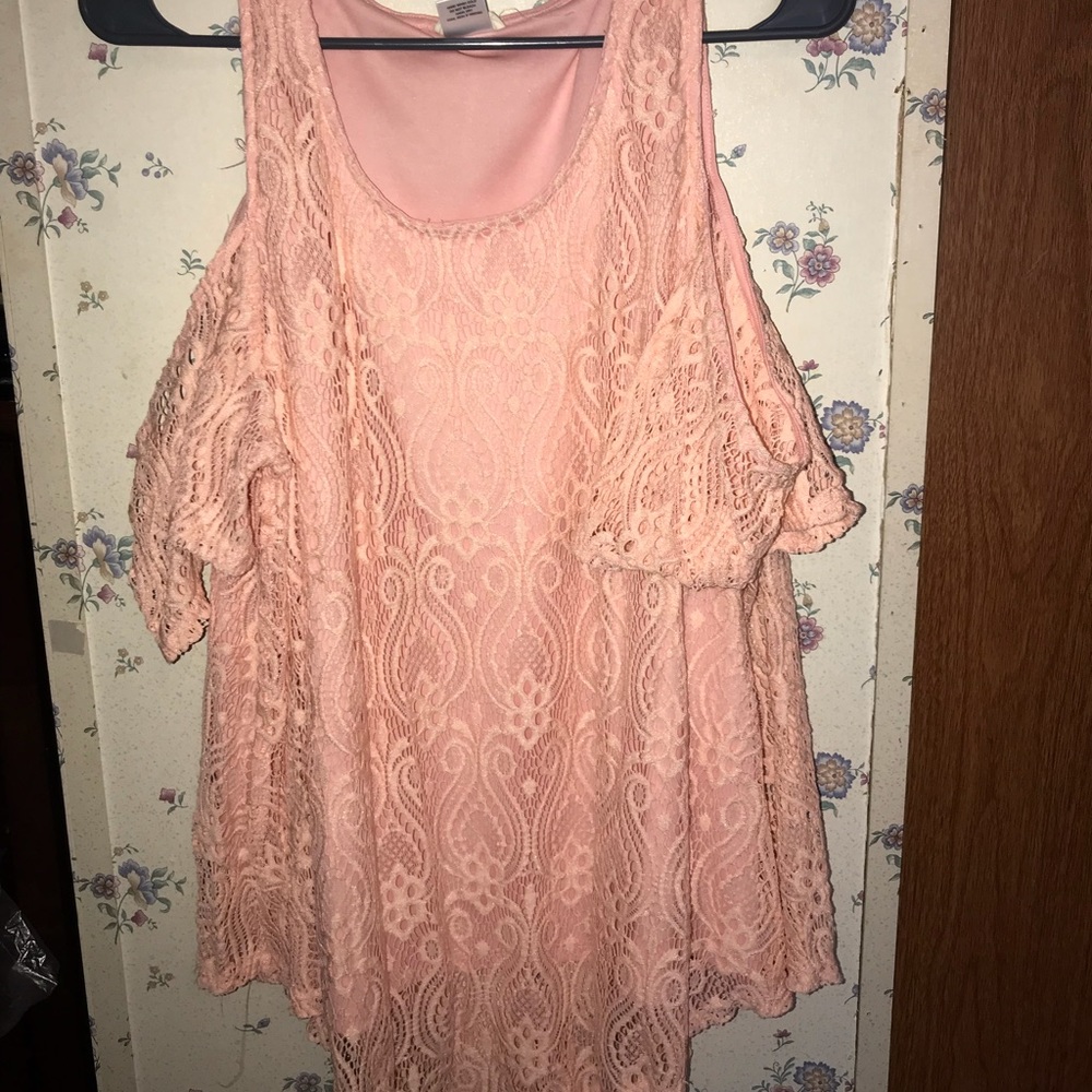 Brittany Black Open shoulder Shirt! 👚💜💜